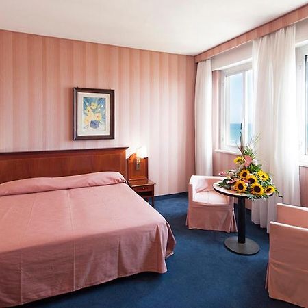 Hotel Esplanade Pescara Buitenkant foto