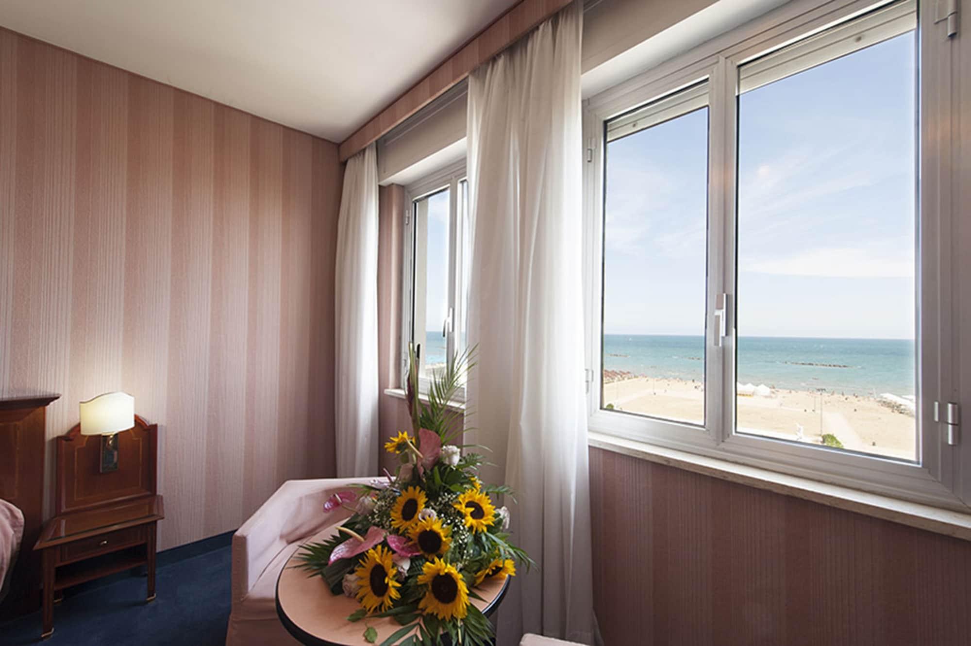 Hotel Esplanade Pescara Buitenkant foto
