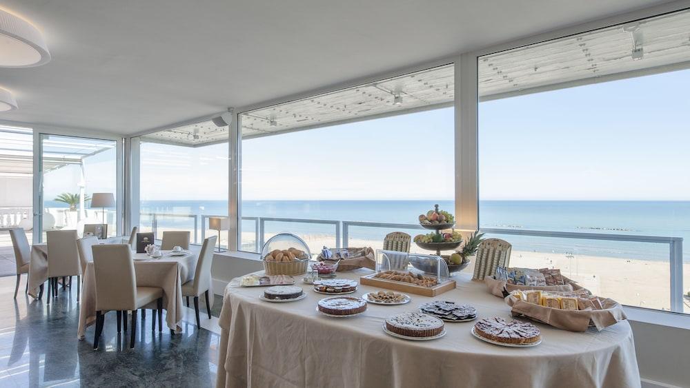 Hotel Esplanade Pescara Buitenkant foto