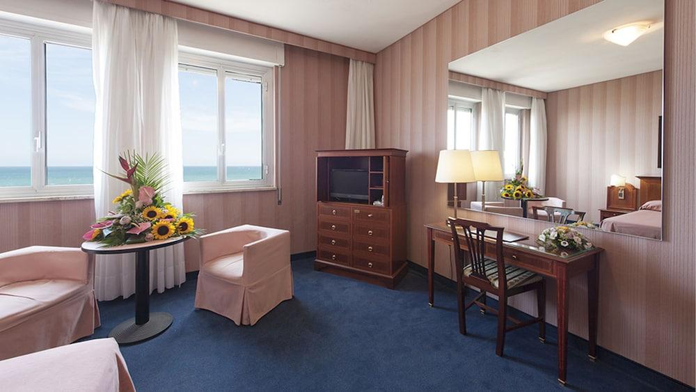 Hotel Esplanade Pescara Buitenkant foto