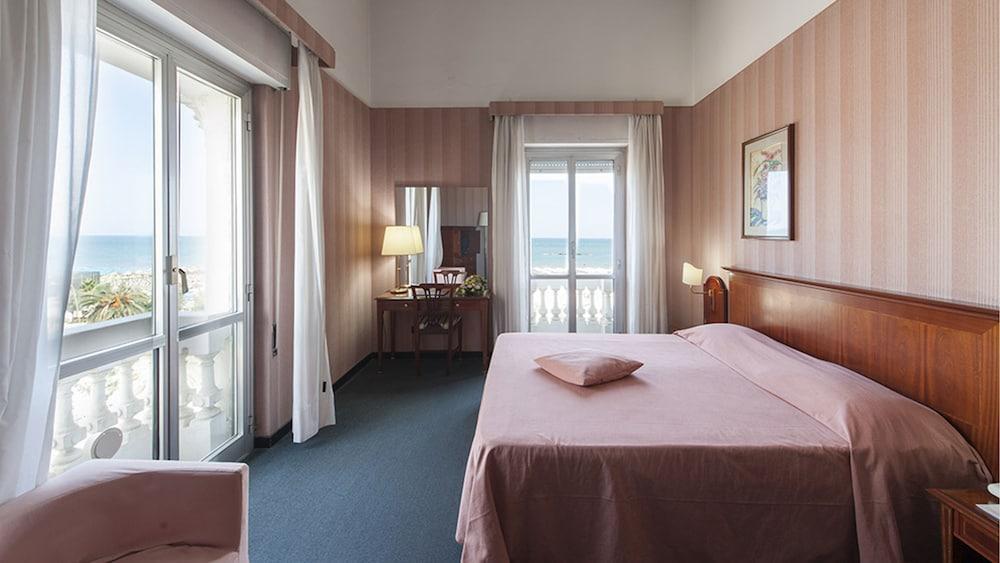 Hotel Esplanade Pescara Buitenkant foto