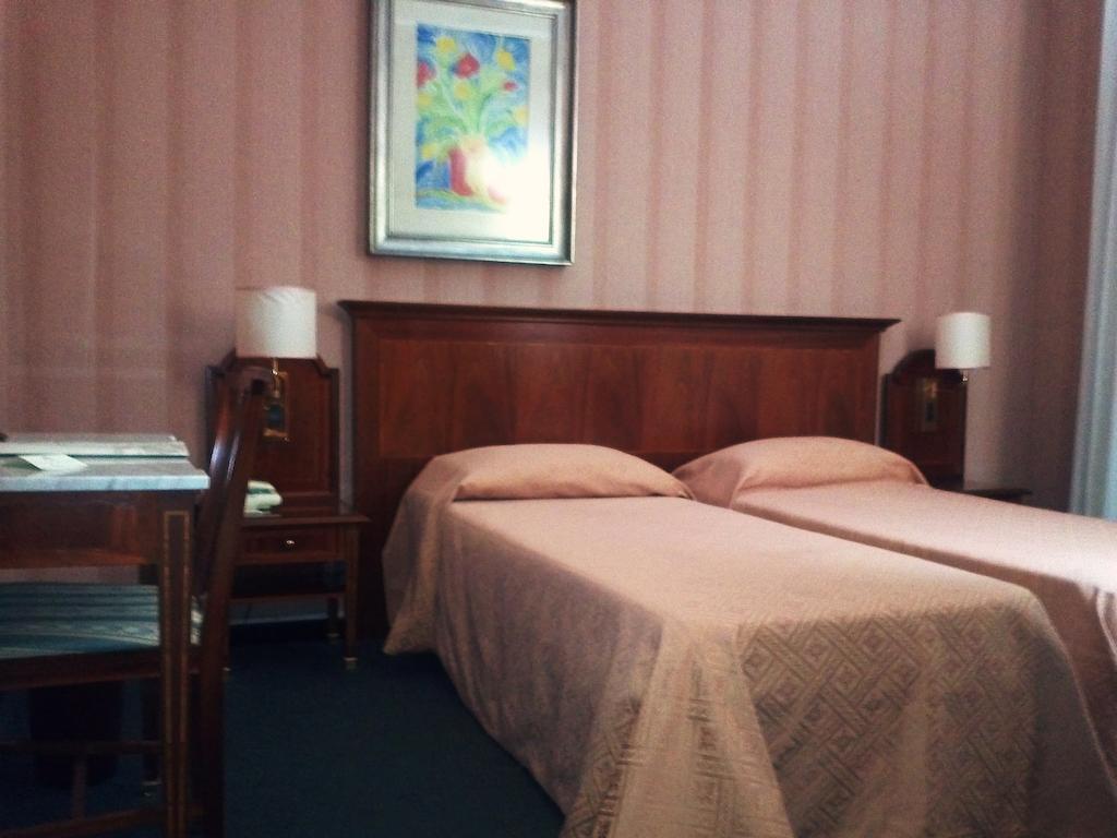 Hotel Esplanade Pescara Buitenkant foto