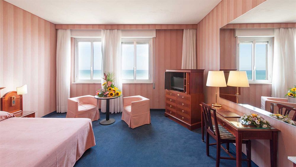 Hotel Esplanade Pescara Buitenkant foto
